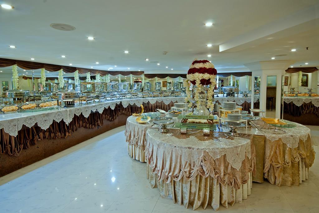 Royal Casablanca Hotel Джеда Екстериор снимка